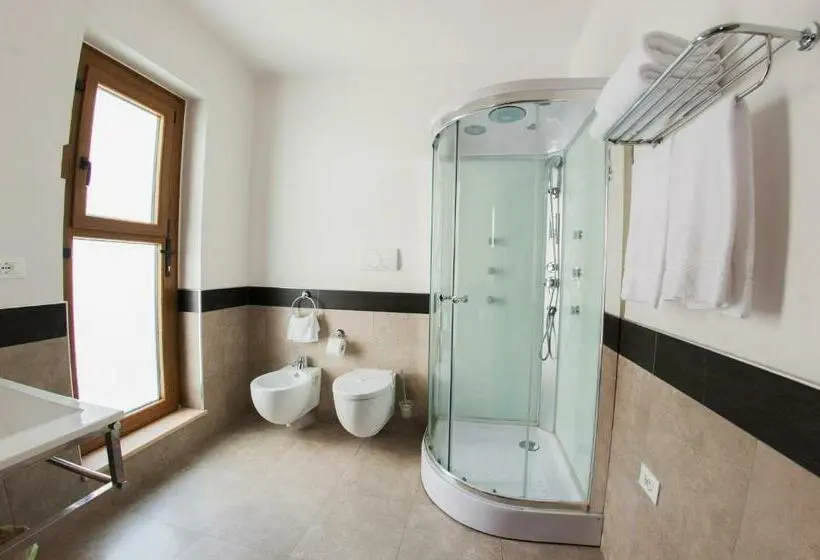 اتاق لوکس با بالکن, B&b Coppularossa