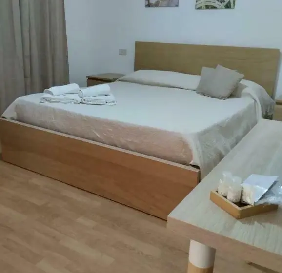 プールの見えるスタンダードトリプルルーム, B&b Troisi