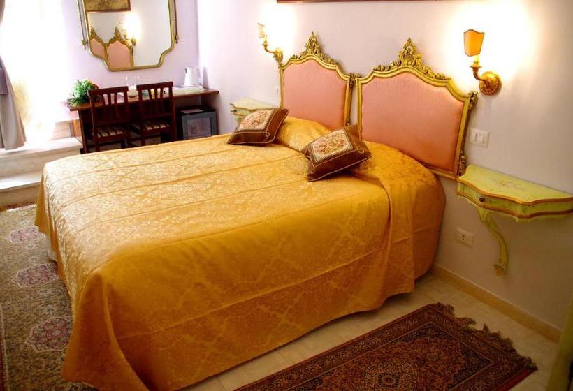 اتاق لوکس, Casalbergo