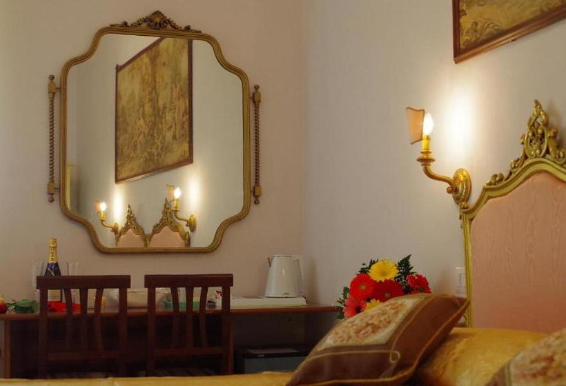 اتاق لوکس, Casalbergo