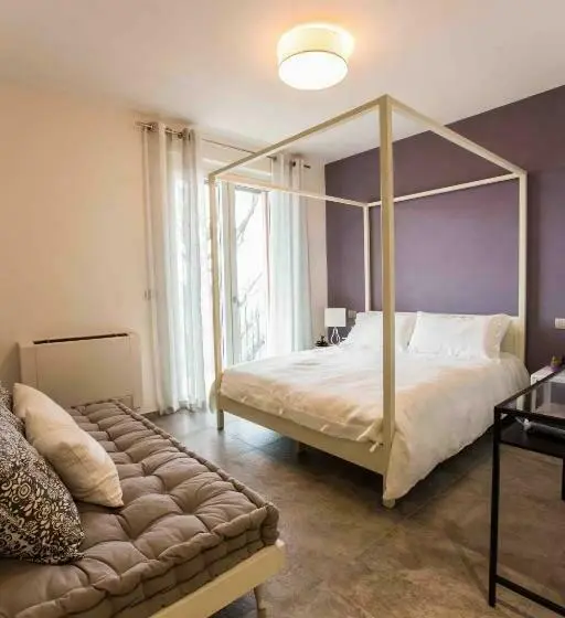 سوئیت با بالکن, Cascina Belmonte