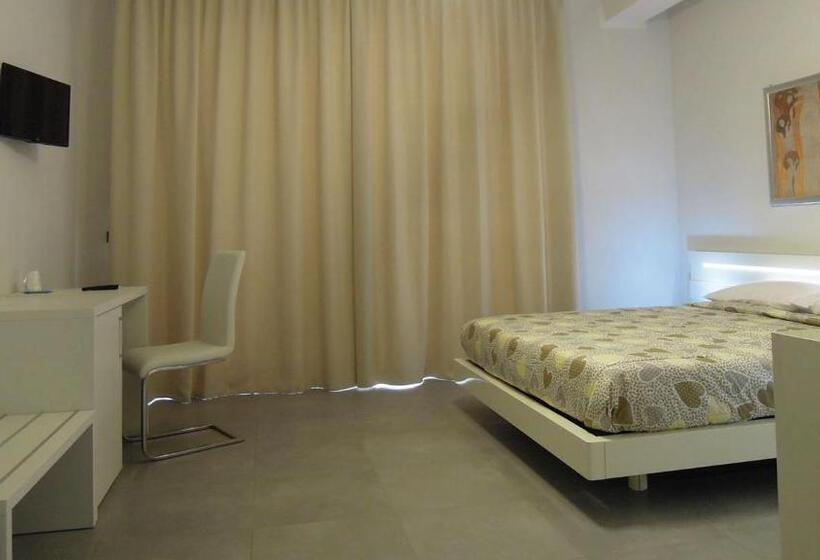 חדר סטנדרט לשלושה, Dodo House