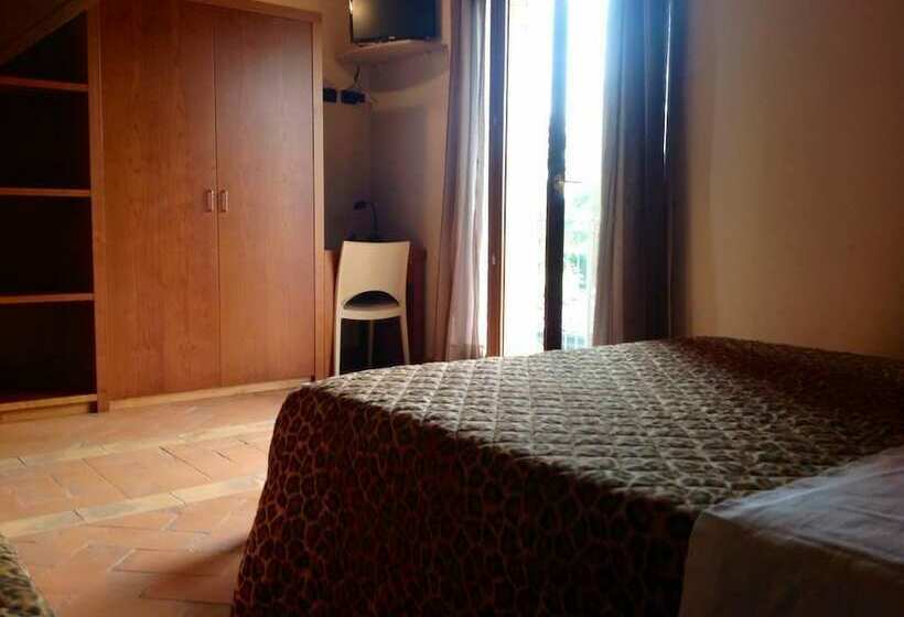 Семейный Номер, La Folaga B&b
