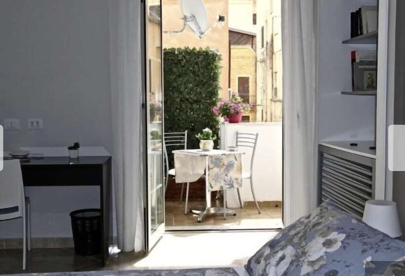 اتاق لوکس سه تخته, La Passeggiata Di Girgenti