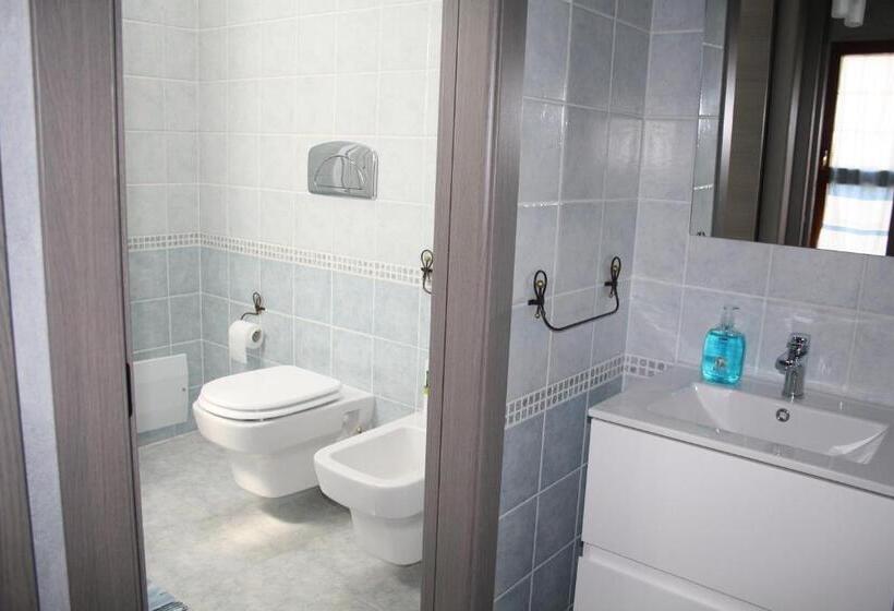 חדר סטנדרט לשלושה, La Pavoncella