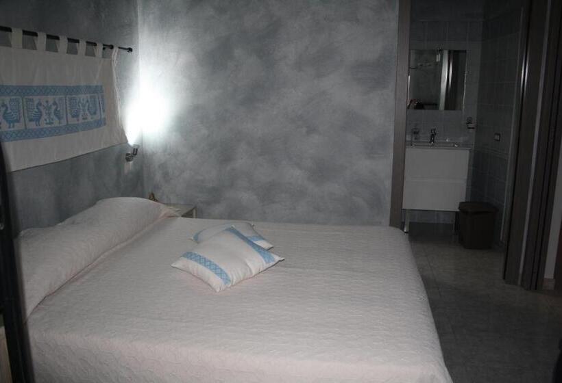 חדר סטנדרט לשלושה, La Pavoncella