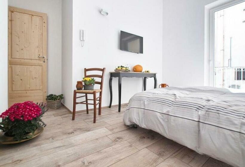 اتاق استاندارد با بالکن, Porta Degli Antichi Casali