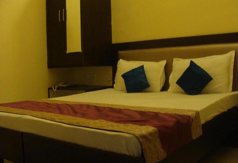 Quarto Superior, Abhinandan Grand