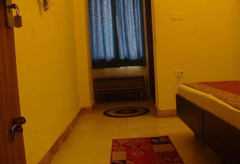 Quarto Superior, Abhinandan Grand