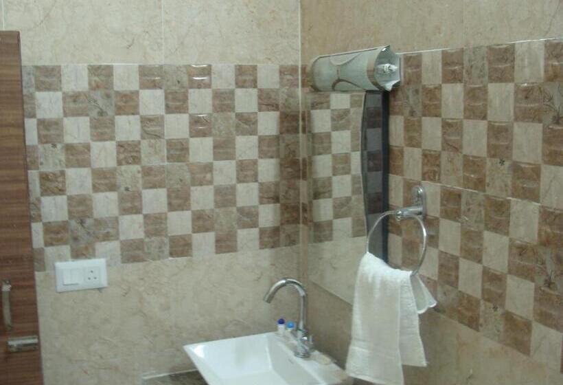 Quarto Superior Cama King, Abhinandan Grand