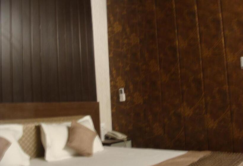 Quarto Superior Cama King, Abhinandan Grand