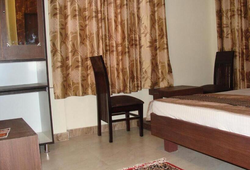 Quarto Superior Cama King, Abhinandan Grand