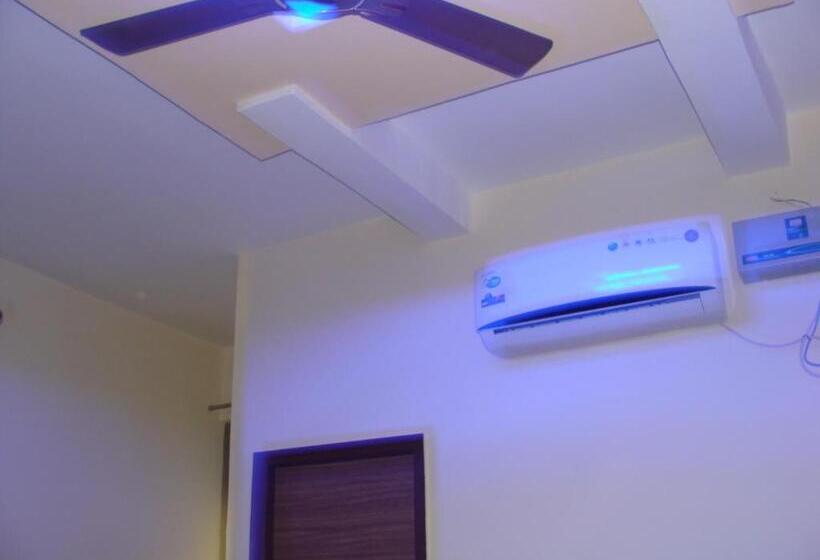 Quarto Superior Cama King, Abhinandan Grand