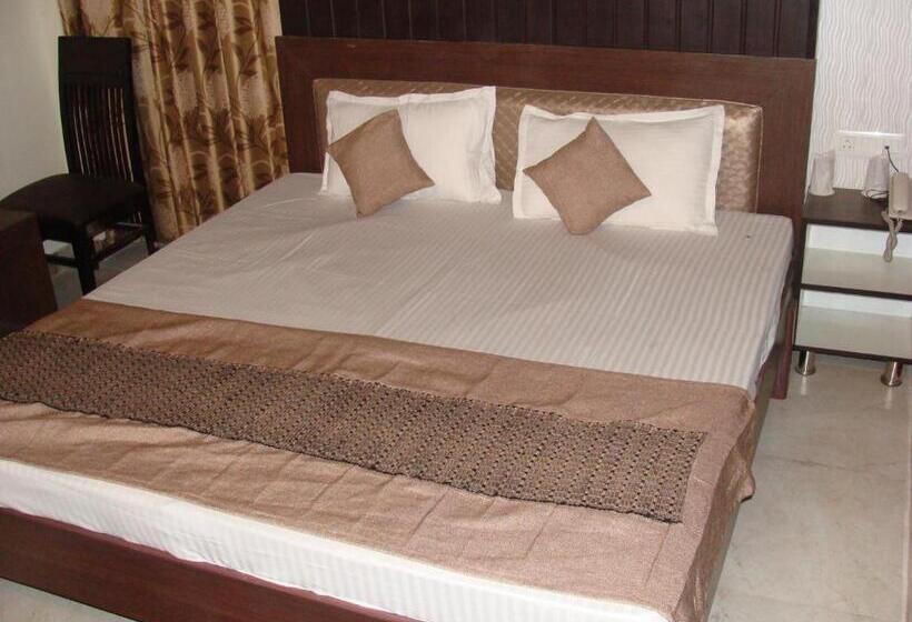 Quarto Superior Cama King, Abhinandan Grand