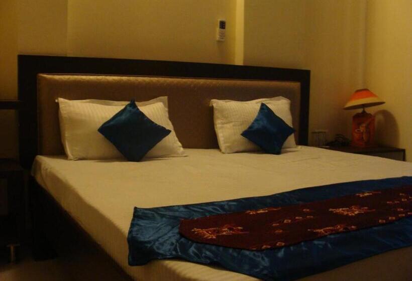 Quarto Superior Cama King, Abhinandan Grand