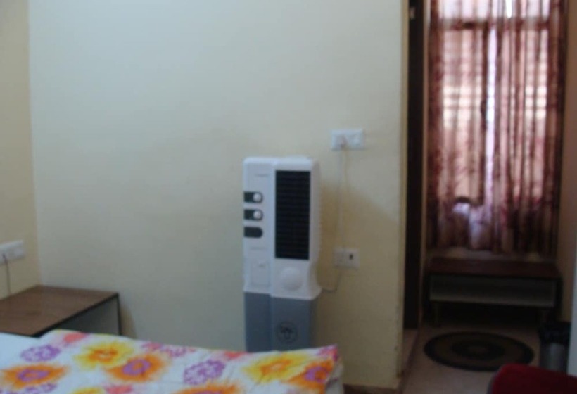 Quarto Deluxe, Abhinandan Grand