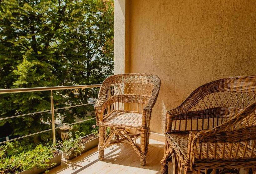 スイート(家族用), Carmen