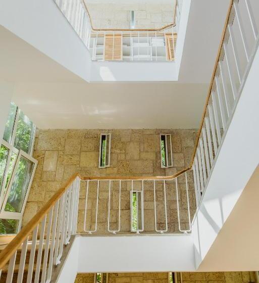 スイート(家族用), Carmen