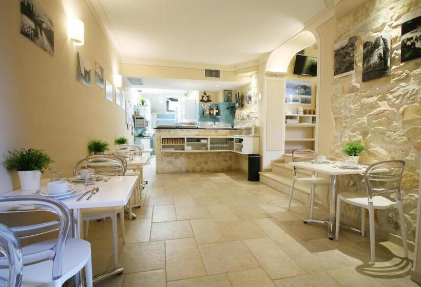 חדר דלוקס עם מרפסת, Conero Camere