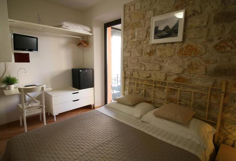 חדר דלוקס עם מרפסת, Conero Camere