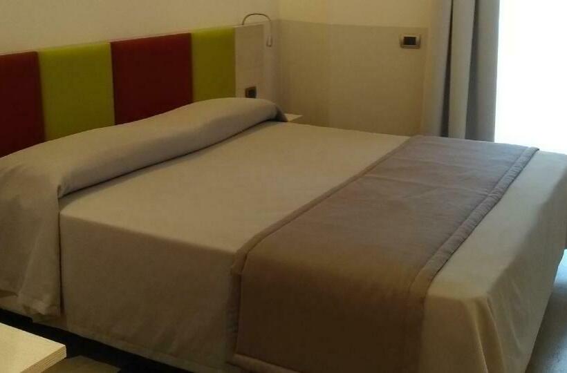 חדר דלוקס, Degli Aranci