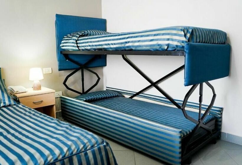 חדר סטנדרט לארבעה, Il Settebello