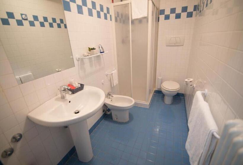 חדר סטנדרט לארבעה, Il Settebello