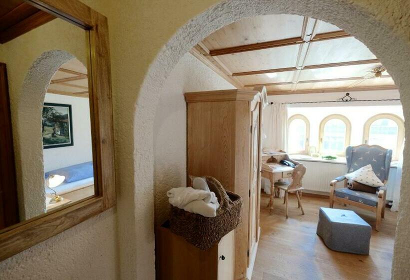 Номер Стандарт Индивидуальный, Maier Zum Kirschner