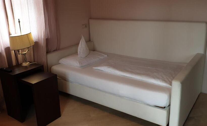 Номер Стандарт Индивидуальный с Балконом, Mayr