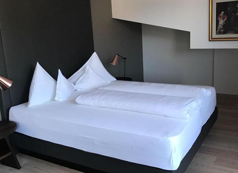 Номер Superior, Mayr