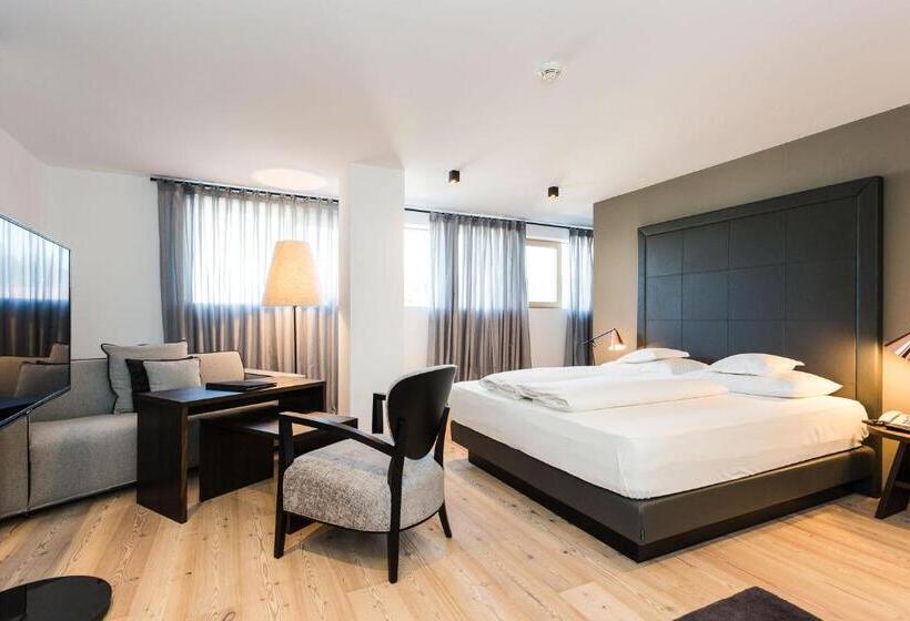 Номер Superior, Mayr