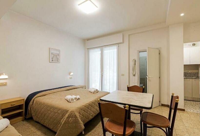 标准工作室带阳台, Residence Das Nest