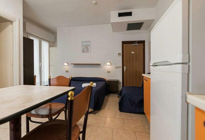 标准工作室带阳台, Residence Das Nest