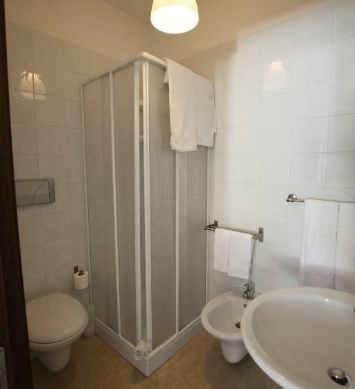 スタンダード4人部屋, Crispi 10