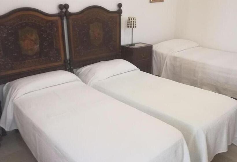 ベーシックトリプルルーム, Crispi 10