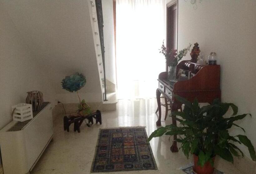 ベーシックトリプルルーム, Crispi 10