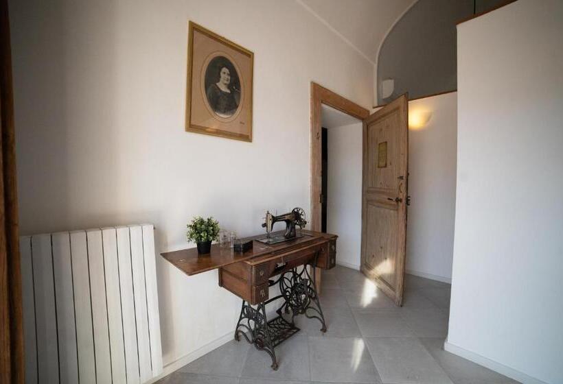 اتاق استاندارد, Donna Elena