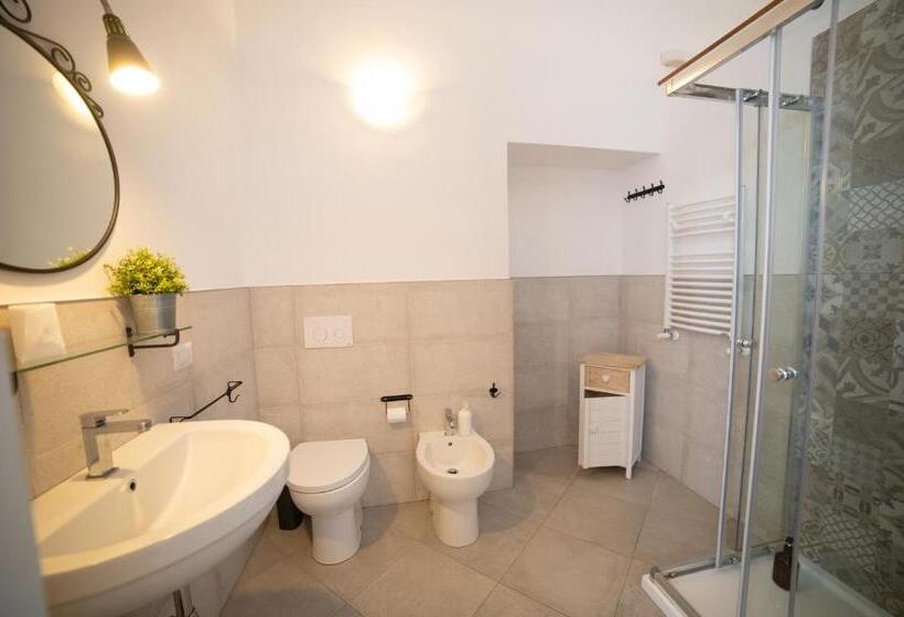 اتاق استاندارد, Donna Elena