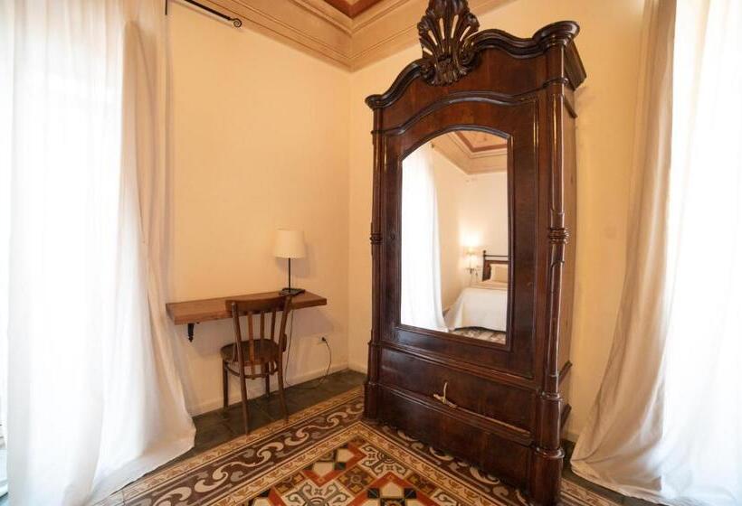 اتاق استاندارد, Donna Elena