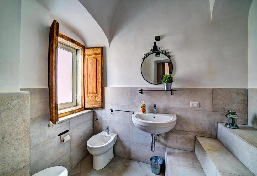 اتاق استاندارد, Donna Elena