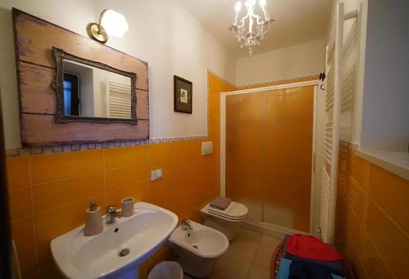 Superior Kolmen Hengen Huone, Lichiantidde Home&breakfast