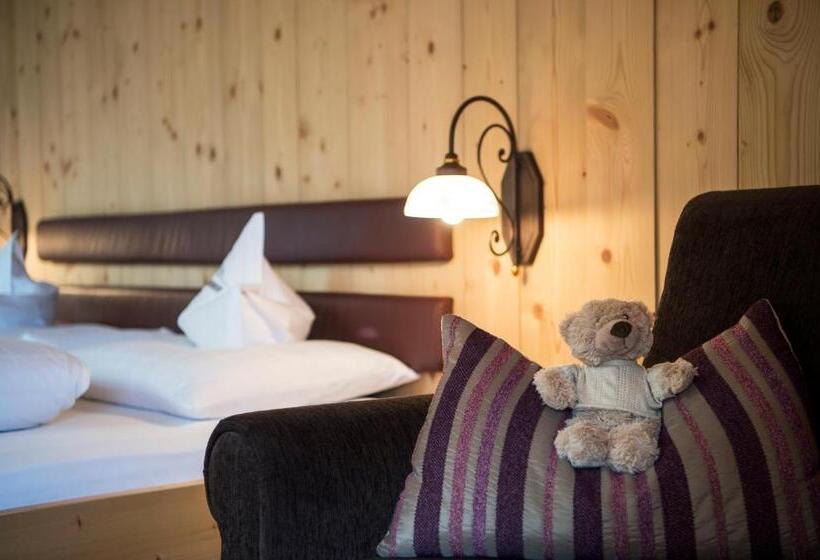 Номер Superior с Балконом, Charmehotel Uhrerhof Deur