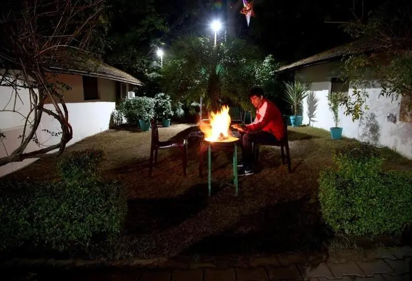 اتاق استاندارد با تخت بزرگ, Hill  N  You  A Boutique Garden Resort