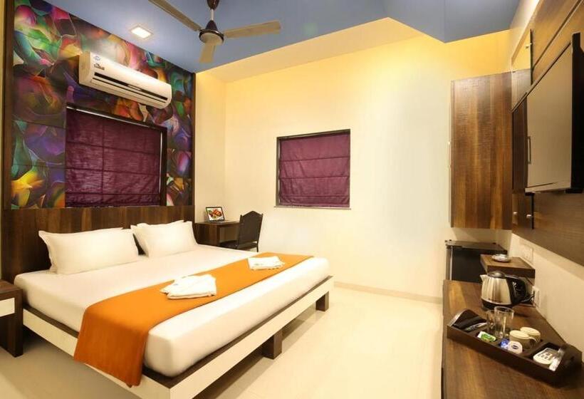Quarto Deluxe, Lonavla