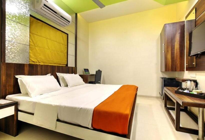 Quarto Quádruplo Deluxe, Lonavla