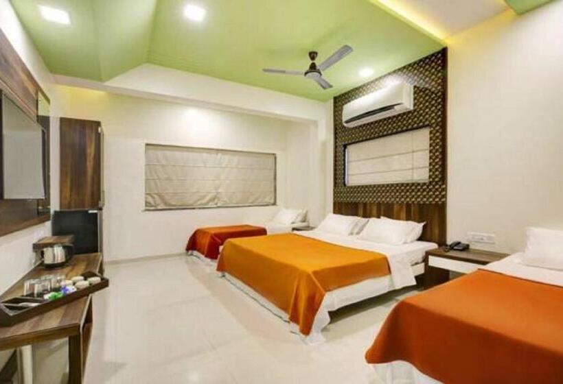 Quarto Quádruplo Deluxe, Lonavla