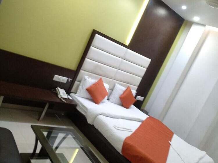 Quarto Deluxe, One Up