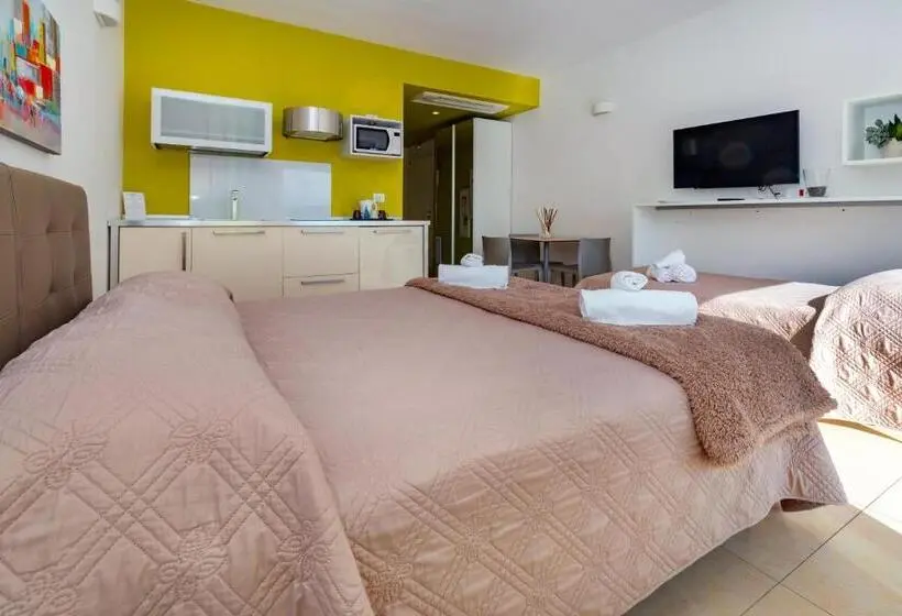 Standard Kolmen Hengen Huone, Zeus Hotel Aparthotel Meeting & Congress