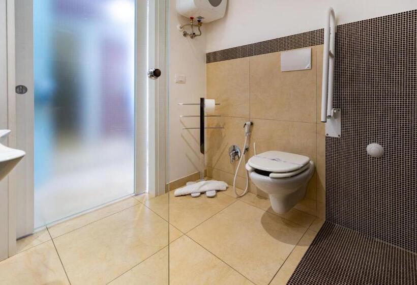 Номер Стандарт Адаптированный для Инвалидов, Zeus Hotel   Aparthotel   Meeting & Congress