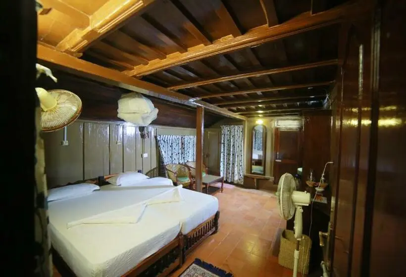 スーペリアールーム, Varkala Marine Palace